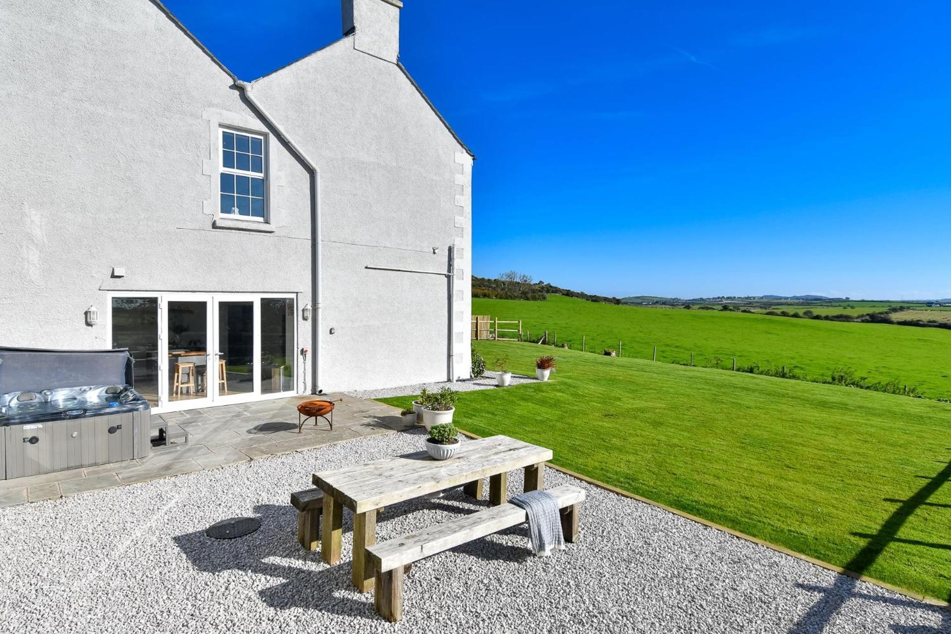 Ty Carmel - Carmel House Villa Llannerch-y-medd Bagian luar foto